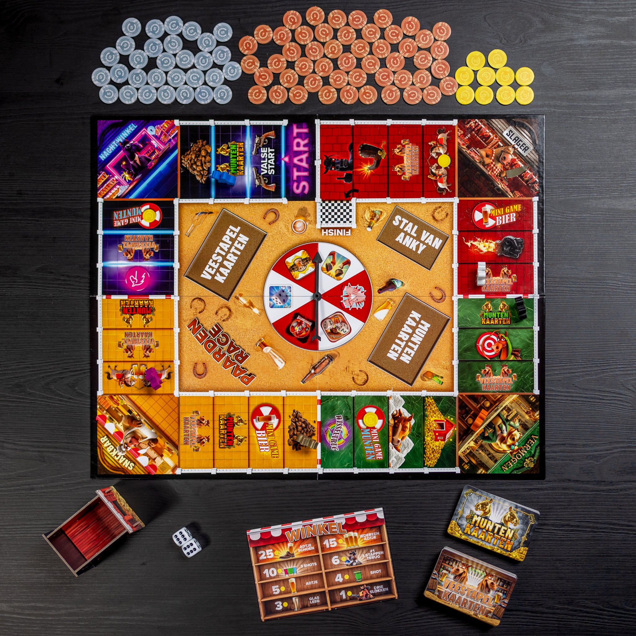 paardenrace gereed om te spelen met klaargezet bord en munten en kaarten